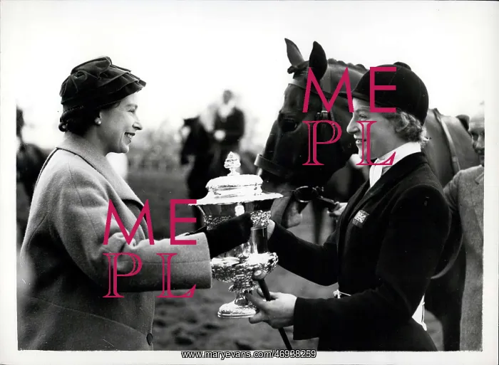 : Queen Elizabeth II and Sheila Willcox at Badminton : Queen Elizabeth II and Sheila Willcox at Badminton