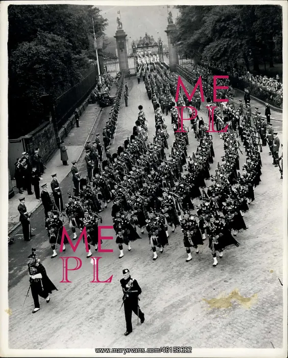 : Queen Elizabeth II visit, procession in Edinburgh, Scotland : Queen Elizabeth II visit, procession in Edinburgh, Scotland