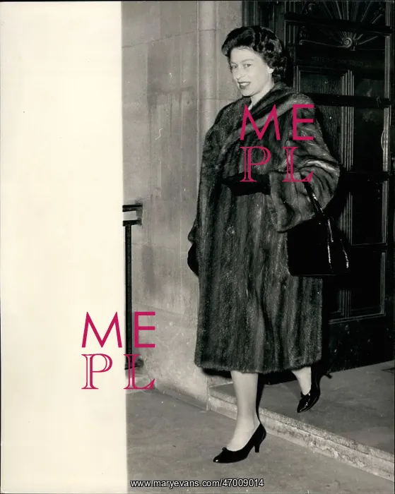 : Queen Elizabeth II after visit to Queen Mother : Queen Elizabeth II after visit to Queen Mother