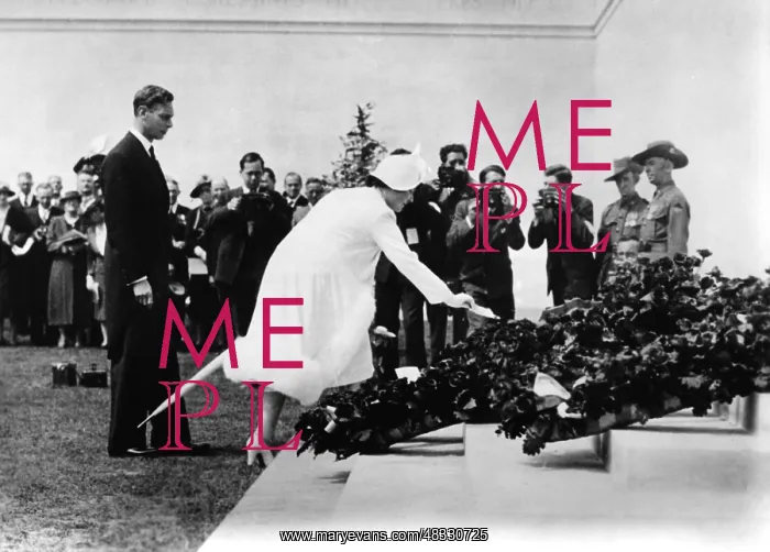 : Queen Elizabeth and King George VI in front : Queen Elizabeth and King George VI in front