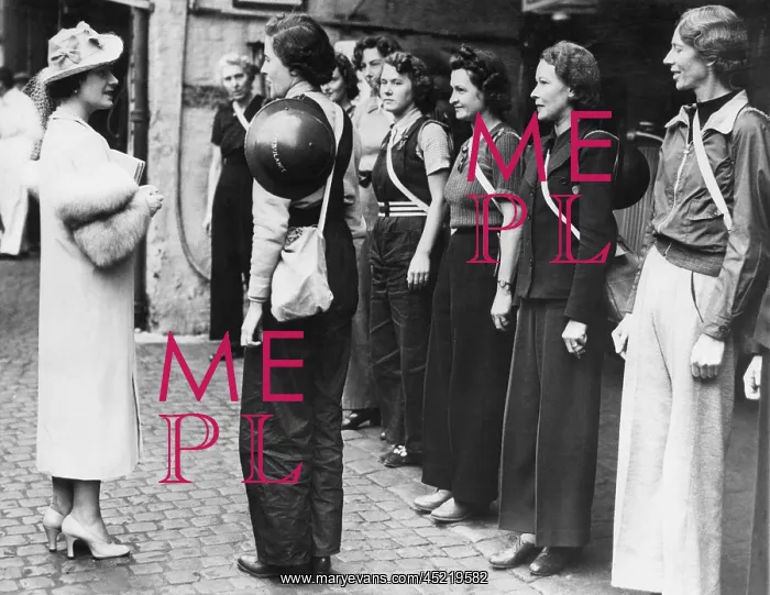  : Queen Elizabeth (left), the former Duchess ?