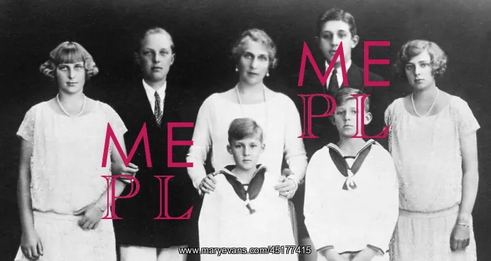 : Queen Ena of Spain with her children : Queen Ena of Spain with her children