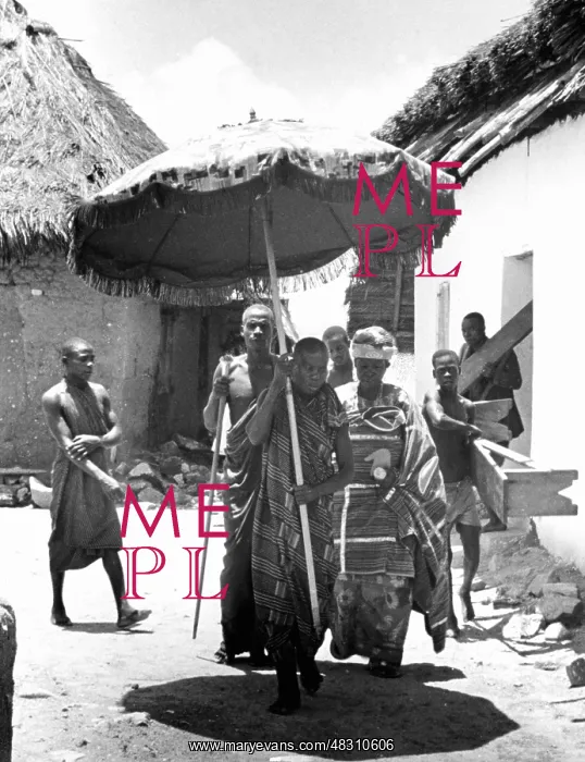: Queen of the former German colony of Guinea, 1932 : Queen of the former German colony of Guinea, 1932
