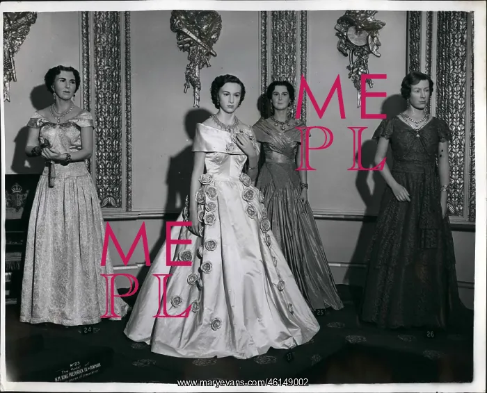 : Queen Ingrid, Princess Margaret, etc waxwork models : Queen Ingrid, Princess Margaret, etc waxwork models