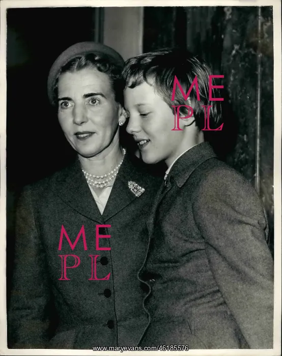 : Queen Ingrid and Princess Margrethe of Denmark : Queen Ingrid and Princess Margrethe of Denmark