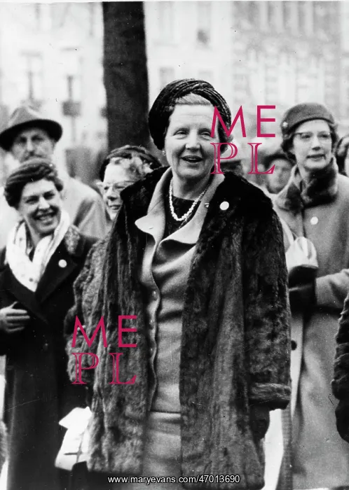 : Queen Juliana of the Netherlands in Leiden : Queen Juliana of the Netherlands in Leiden