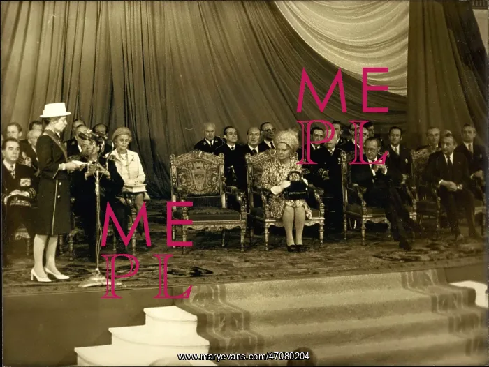 : Queen Juliana of the Netherlands in Paris : Queen Juliana of the Netherlands in Paris