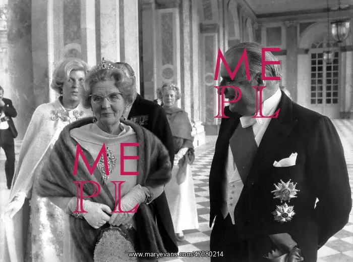 : Queen Juliana of the Netherlands in Paris : Queen Juliana of the Netherlands in Paris