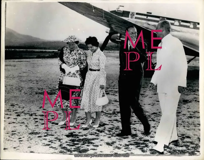 : Queen Juliana of the Netherlands visiting Corfu : Queen Juliana of the Netherlands visiting Corfu
