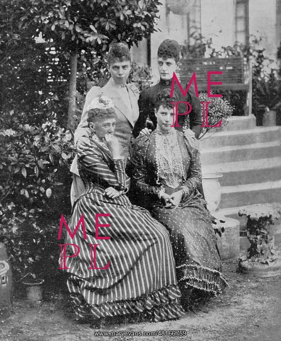 : Queen Louise of Denmark and her daughters Alexandra, Dagmar : Queen Louise of Denmark and her daughters Alexandra, Dagmar