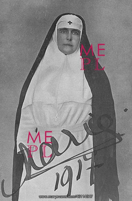 : Queen Marie of Romania in nurse's uniform, WW1 : Queen Marie of Romania in nurse's uniform, WW1