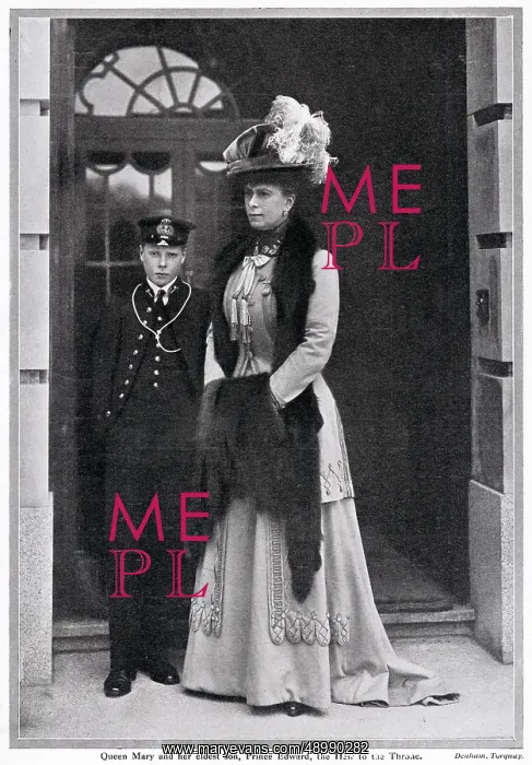 : Queen Mary with her eldest Son Prince Edward 1910 : Queen Mary with her eldest Son Prince Edward 1910
