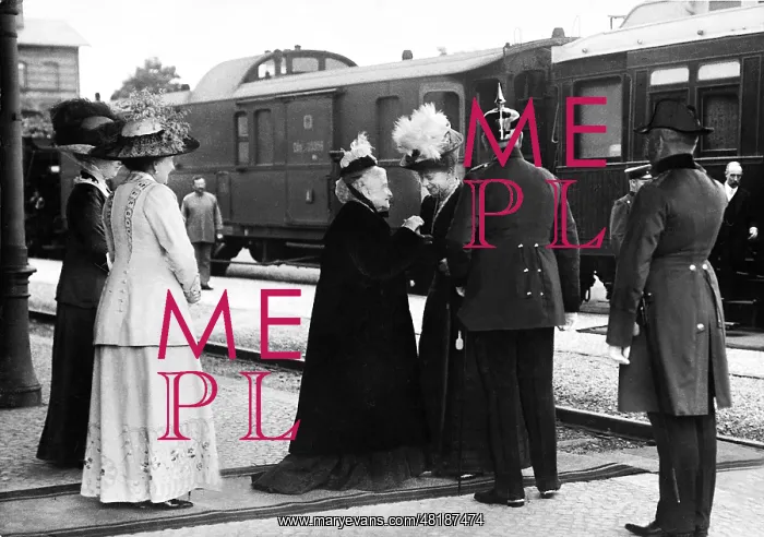 : Queen Mary of Great Britain in Neustrelitz, 1912 : Queen Mary of Great Britain in Neustrelitz, 1912