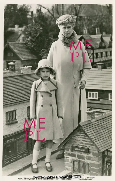 : Queen Mary and Princess Elizabeth at Bekonscot : Queen Mary and Princess Elizabeth at Bekonscot