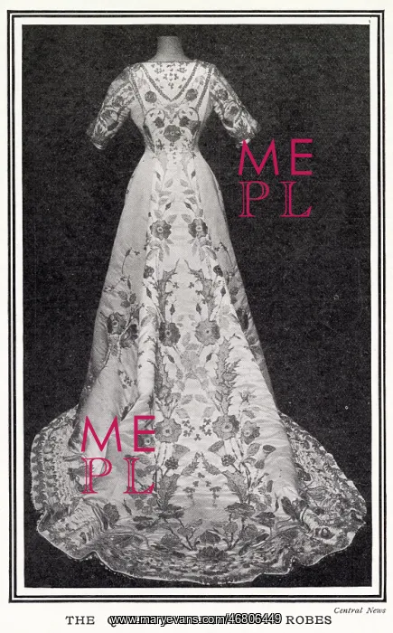 : Queen Mary's coronation gown : Queen Mary's coronation gown