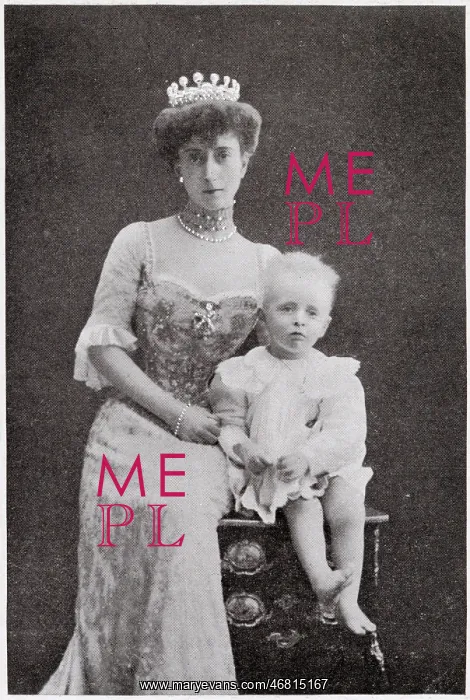 : Queen Maud and her son Prince Olaf : Queen Maud and her son Prince Olaf