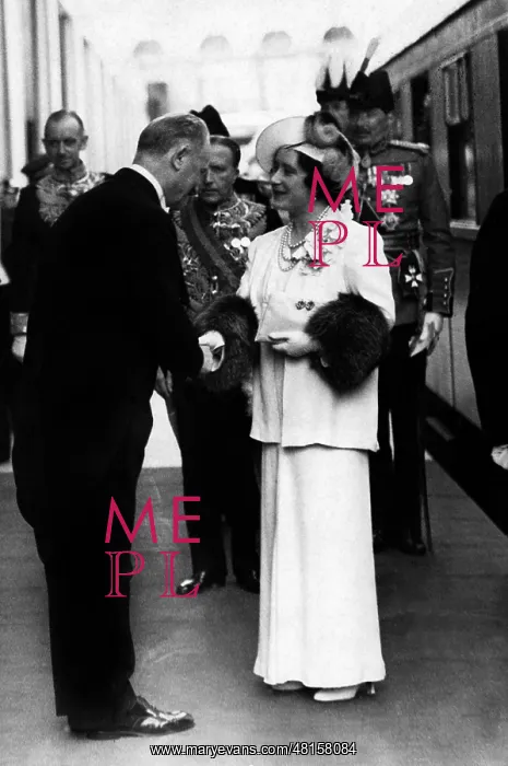 : The Queen Mother : The Queen Mother