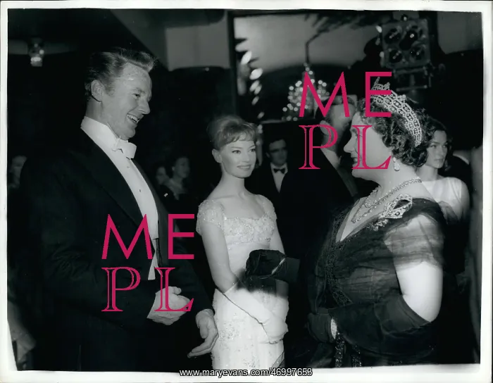 : Queen Mother and actor Van Johnson : Queen Mother and actor Van Johnson