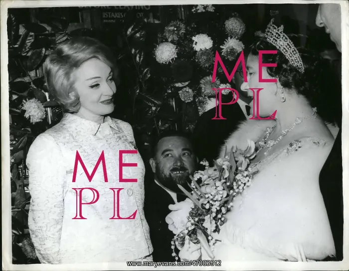 : Queen Mother and Marlene Dietrich : Queen Mother and Marlene Dietrich