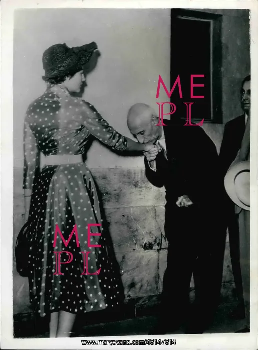: Queen of Persia and Dr Mossadeg, Teheran : Queen of Persia and Dr Mossadeg, Teheran