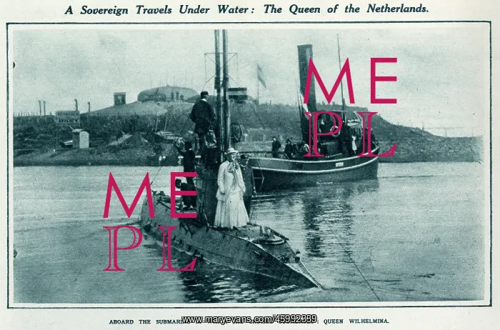 : Queen Wilhelmina of the Netherlands aboard a submarine : Queen Wilhelmina of the Netherlands aboard a submarine