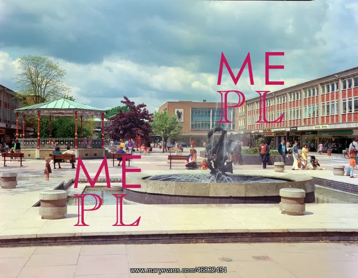 : Queen's Square, Crawley : Queen's Square, Crawley