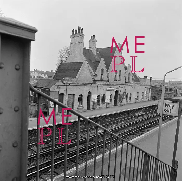 : Queensborough Station : Queensborough Station