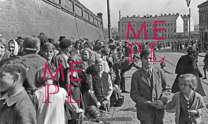 : Queue before the food issue, 1938 : Queue before the food issue, 1938