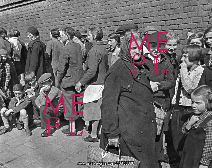 : Queue before the food issue, 1938 : Queue before the food issue, 1938