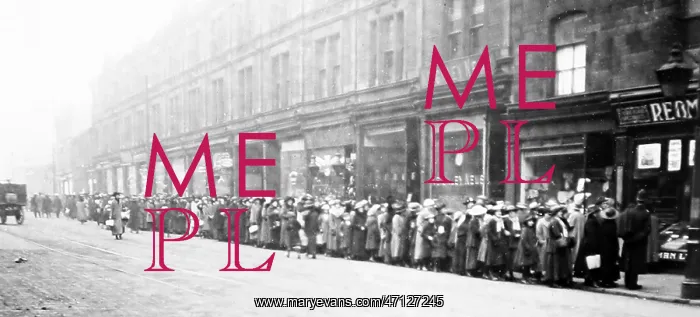  : Queue for sugar in Keighley in 1917