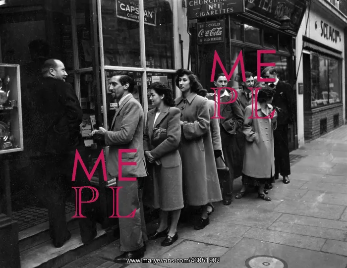 : Queue for a tobacconists, London 1940s : Queue for a tobacconists, London 1940s