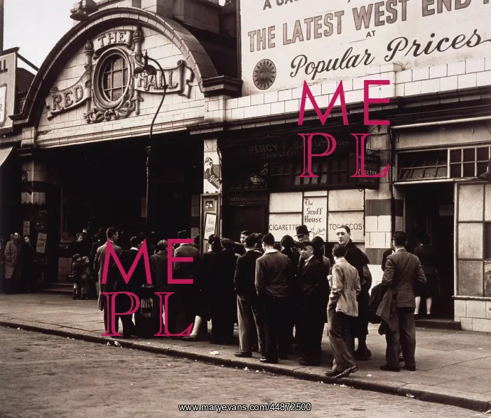 : QUEUEING FOR CINEMA 40S : QUEUEING FOR CINEMA 40S