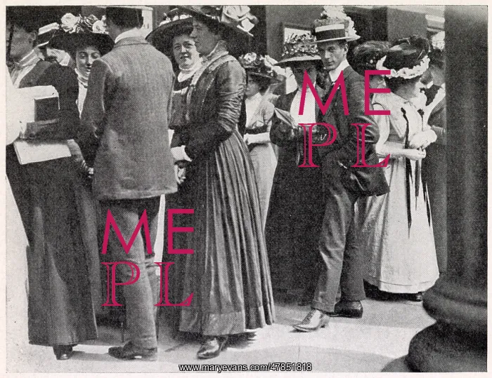 : Queuing Outside a London Theatre : Queuing Outside a London Theatre