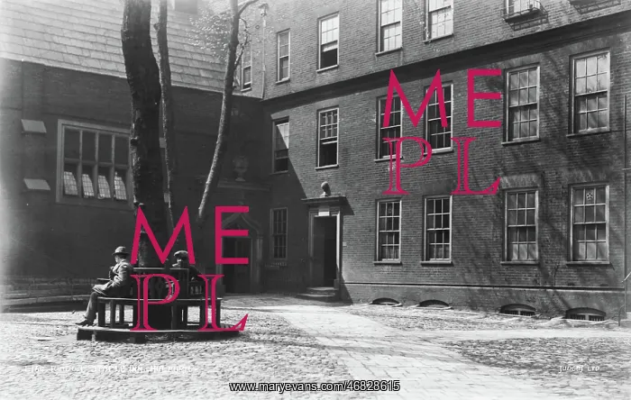 : Quiet Moment at Staple Inn, Holborn : Quiet Moment at Staple Inn, Holborn