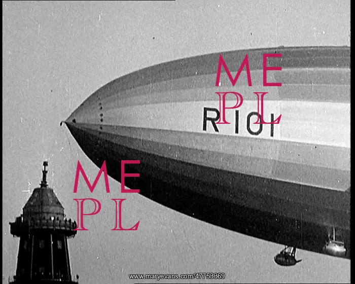 : R-101 Zeppelin Coming In To Mooring Mast At : R-101 Zeppelin Coming In To Mooring Mast At