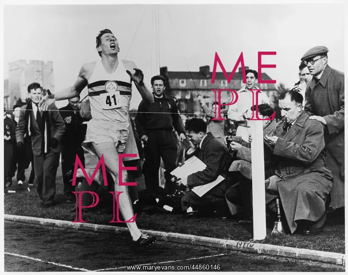 : R. BANNISTER RUNS MILE : R. BANNISTER RUNS MILE