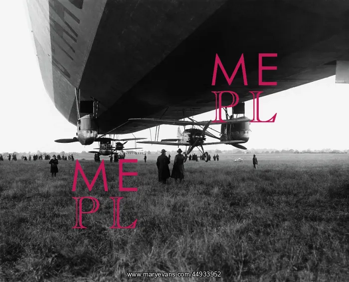  : R33 Airship with Biplane Hanging Below