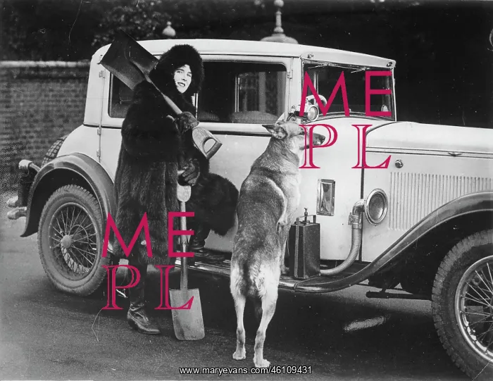 : The racing driver Mildred Mary Petre : The racing driver Mildred Mary Petre