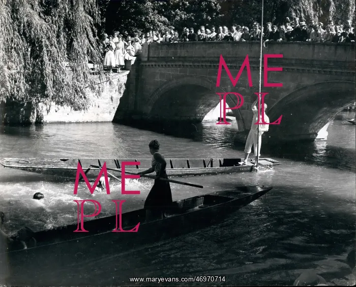 : Racing punts on the River Cam : Racing punts on the River Cam