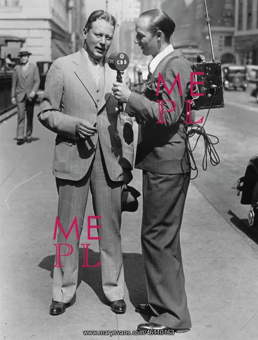 : The radio announcer Ted Husing (right) : The radio announcer Ted Husing (right)