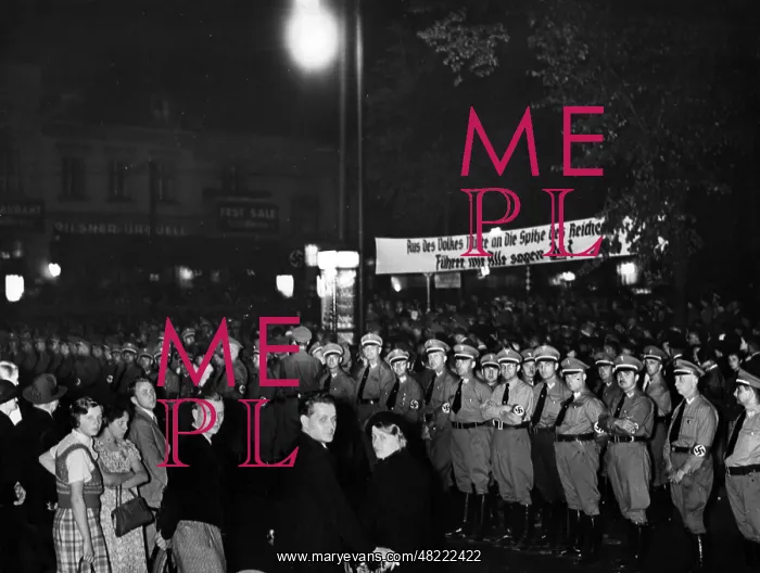  : Radio broadcast of the election speech of Hitler in Berl