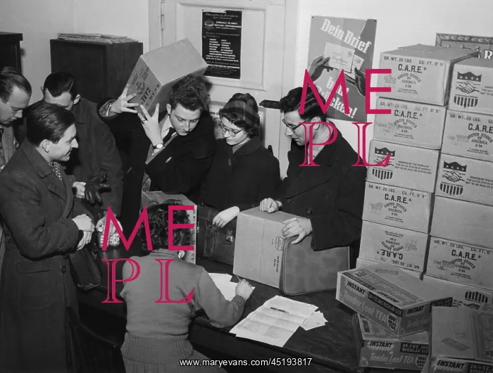 : Radio commentator donated 100 Care packages : Radio commentator donated 100 Care packages