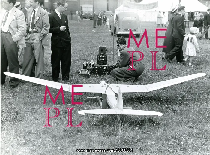 : Radio-controlled model sailplane designed and built by t : Radio-controlled model sailplane designed and built by t