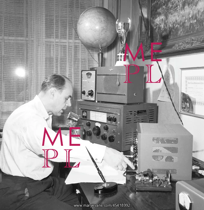 : Radio - makeshift - race for Moon : Radio - makeshift - race for Moon