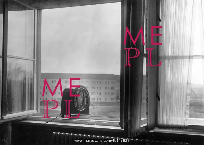 : Radio in the open window of a Berlin tenement, 1931 : Radio in the open window of a Berlin tenement, 1931