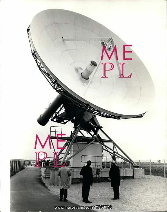 : Radio telescope at Cambridge : Radio telescope at Cambridge