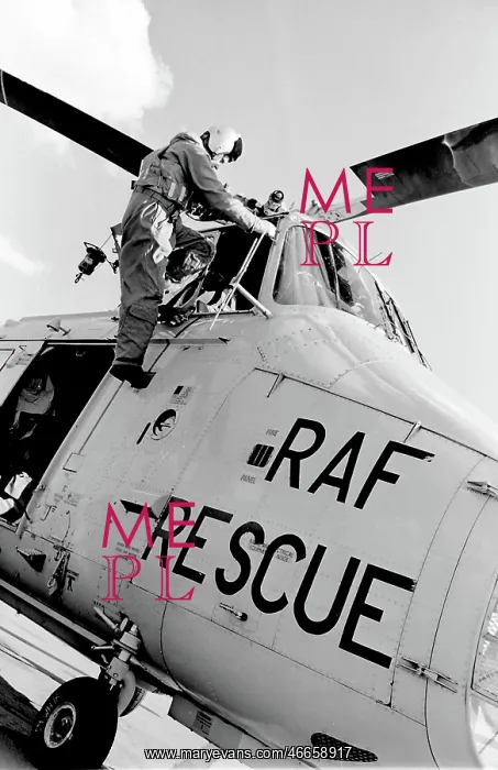 : RAF 22 Squadron Search and Rescue helicopter : RAF 22 Squadron Search and Rescue helicopter