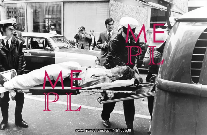 : RAF - Bomb explosion in front of Springer publishing house 1 : RAF - Bomb explosion in front of Springer publishing house 1