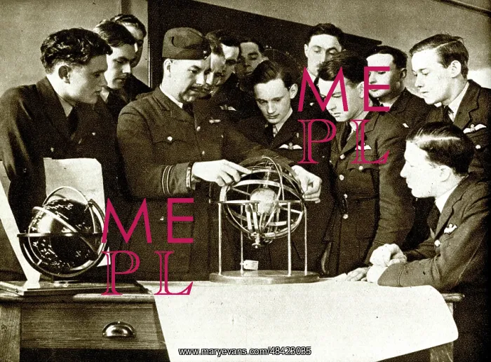 : RAF cadets learn navigation and meteorology, WW2 : RAF cadets learn navigation and meteorology, WW2