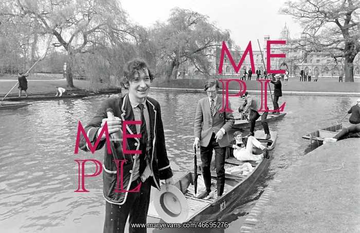 : Rag week stunt on the river, Cambridge University : Rag week stunt on the river, Cambridge University